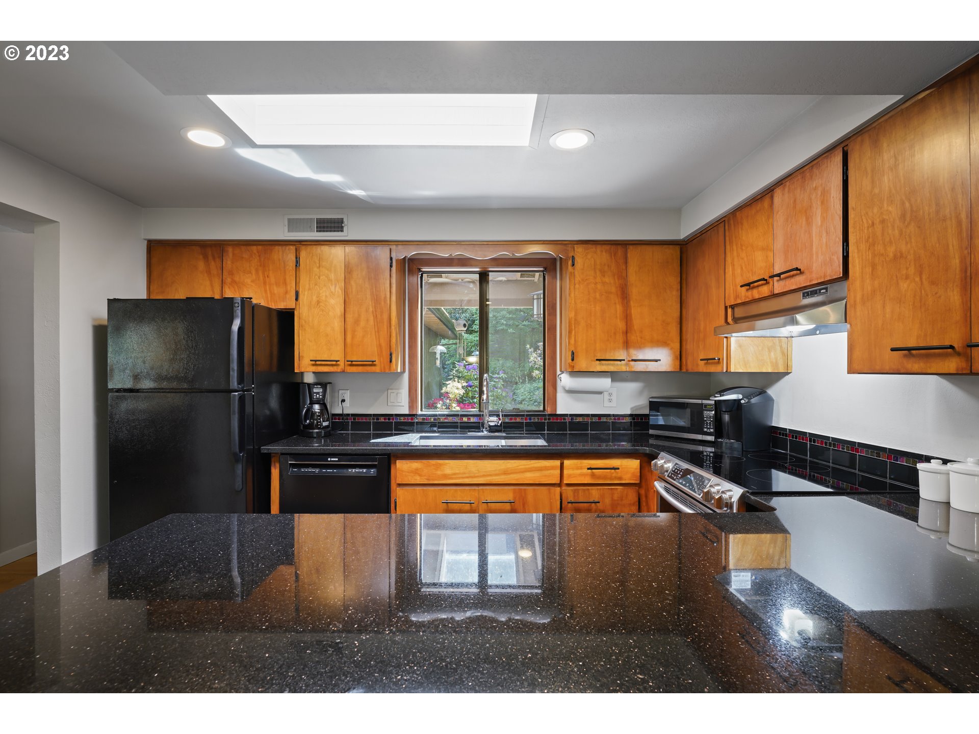 3877 Spring Street South Salem, OR 97302 - Photo 15 of 43 Gallery Image 15