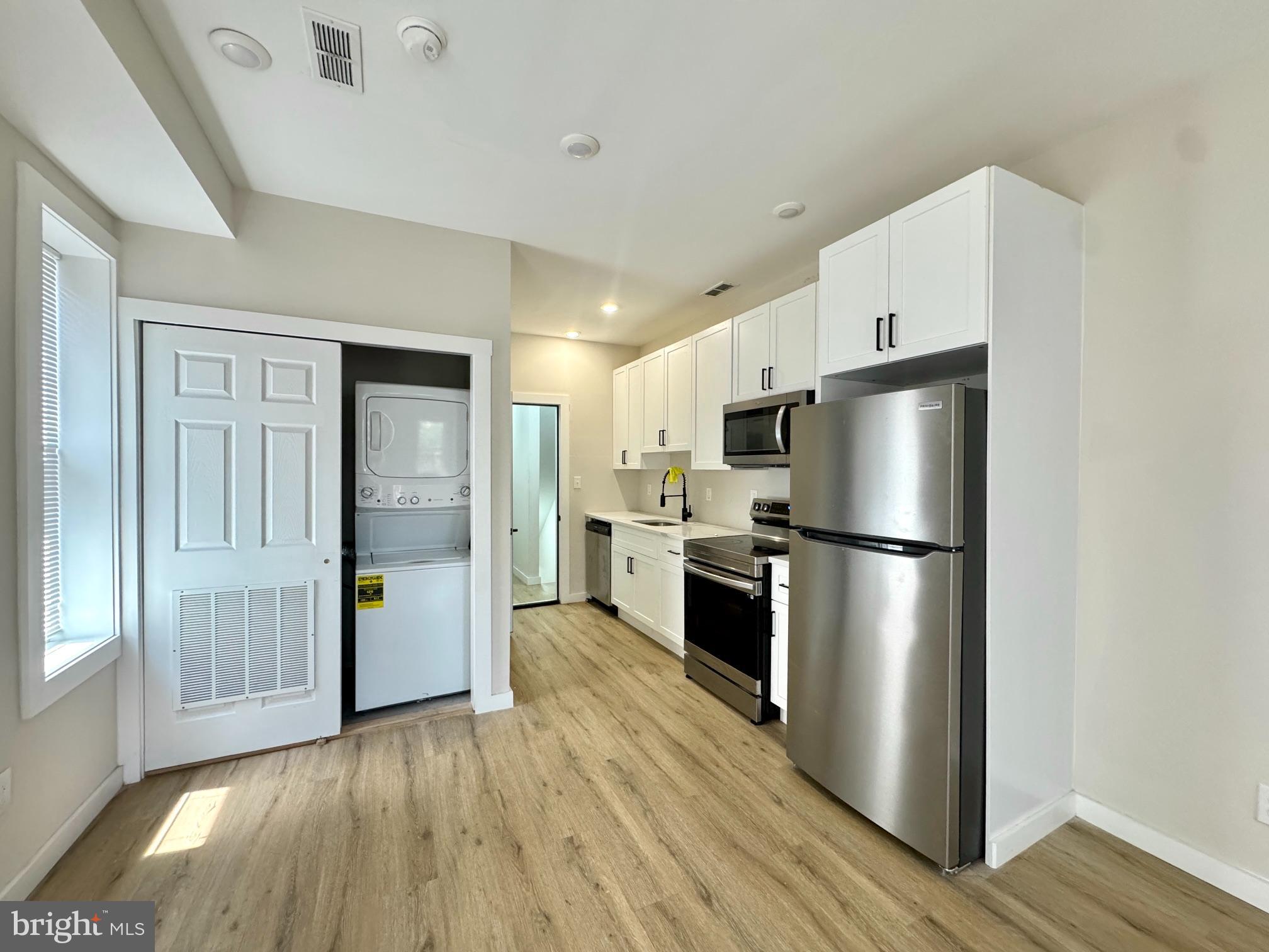 255 South 44th Street, Unit 2 Philadelphia, PA 19104 - Photo 3 of 7