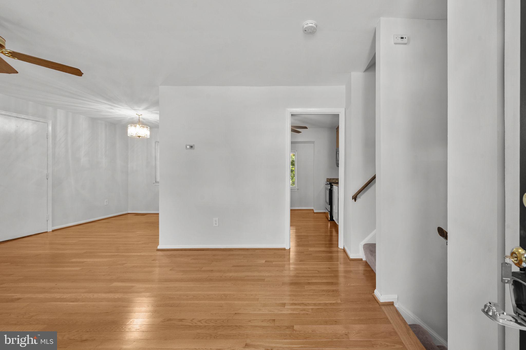 2422 Ivywood Road Reston, VA 20191 - Photo 6 of 72 Living Room