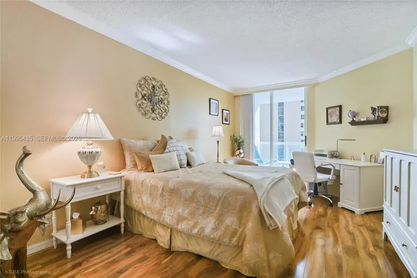 $5,900 | 16425 Collins Avenue, Unit 1212, Sunny Isles Beach, FL 33160