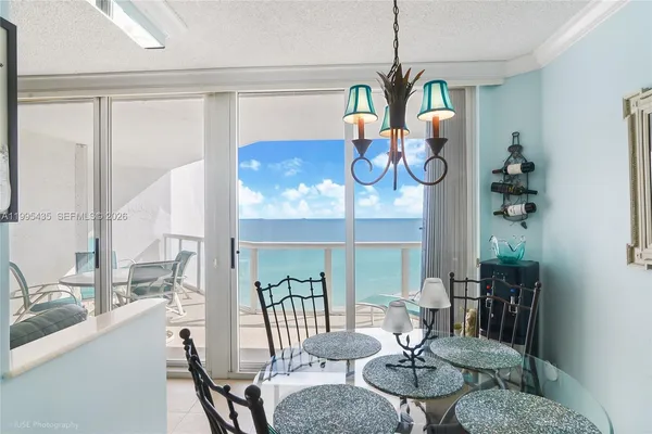 $5,900 | 16425 Collins Avenue, Unit 1212, Sunny Isles Beach, FL 33160