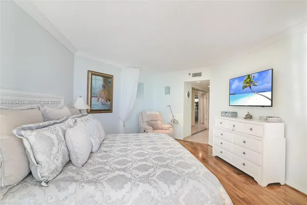 $5,900 | 16425 Collins Avenue, Unit 1212, Sunny Isles Beach, FL 33160