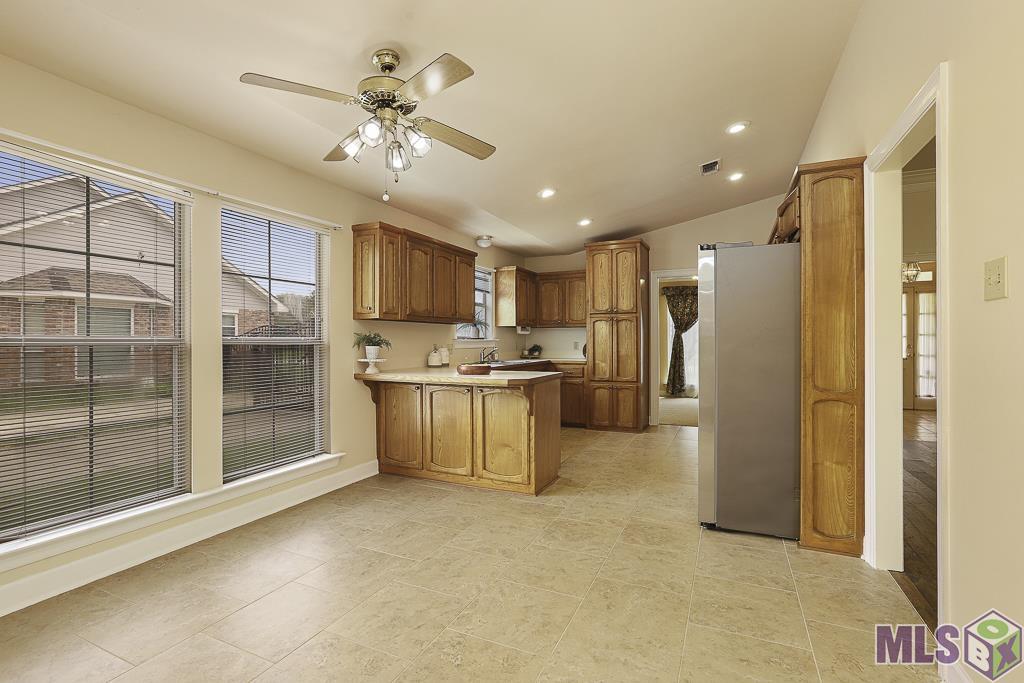 5232 Rivermeadow Drive Baton Rouge, LA 70820 - Photo 9 of 28