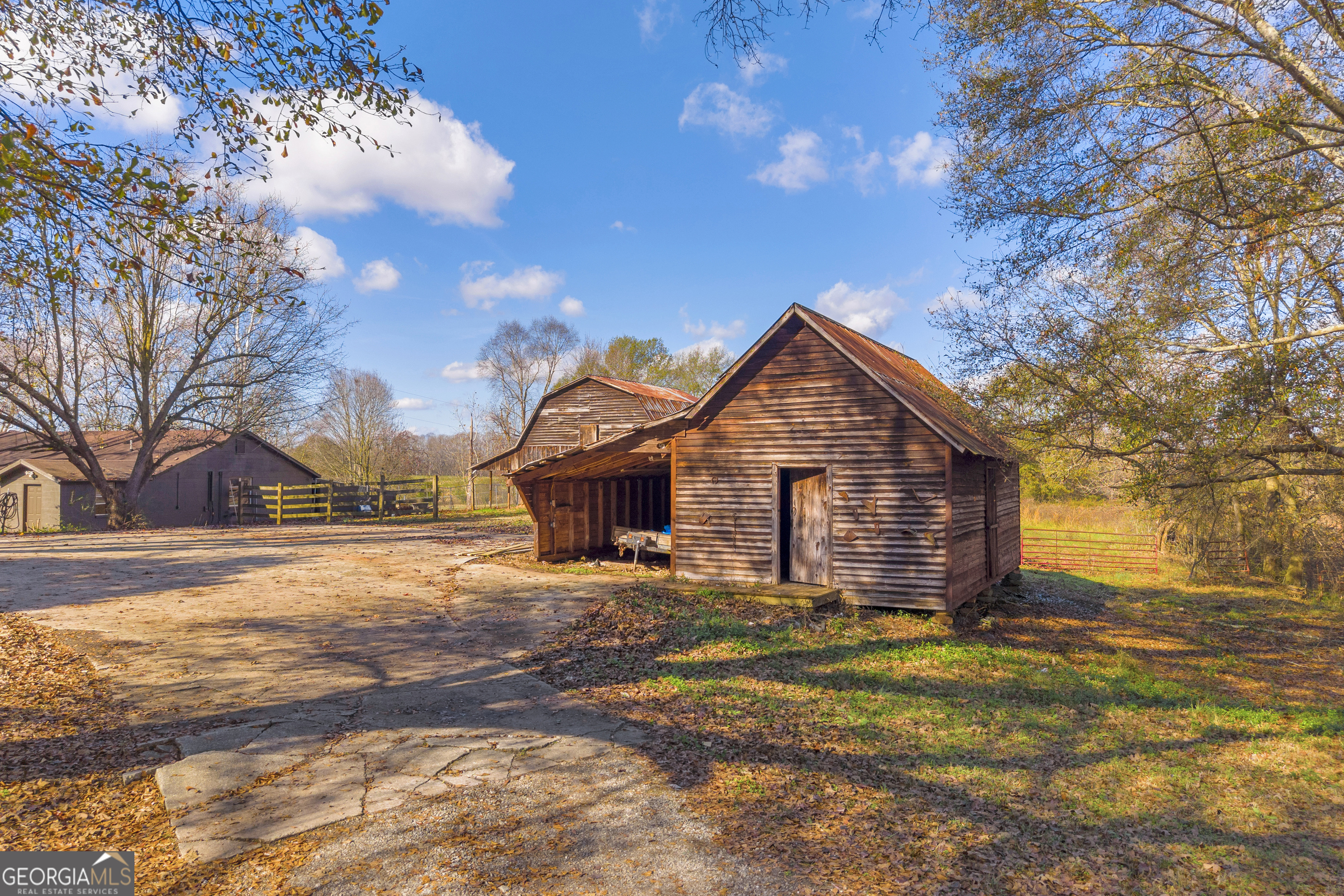 586 Grady School Road Canon, GA 30520 - Photo 4 of 126