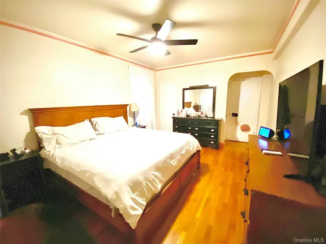 $289,000 | 190 East Mosholu Parkway South, Unit 1J | Bedford Park