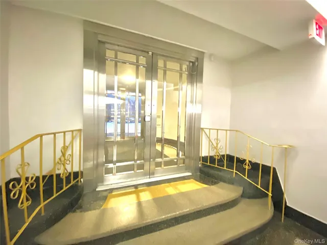 $289,000 | 190 East Mosholu Parkway South, Unit 1J | Bedford Park