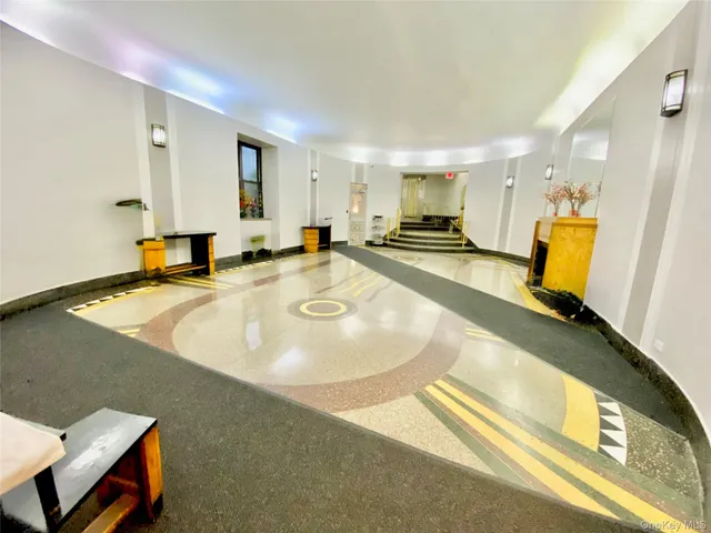 $289,000 | 190 East Mosholu Parkway South, Unit 1J | Bedford Park