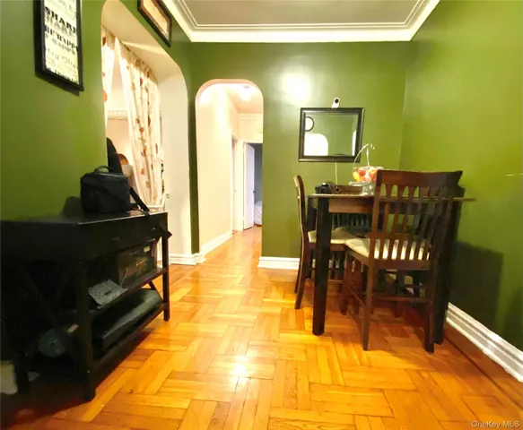 $289,000 | 190 East Mosholu Parkway South, Unit 1J | Bedford Park