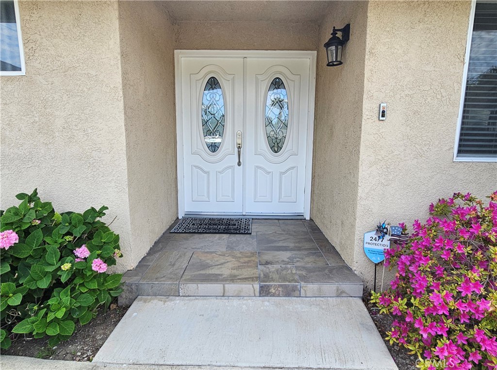 2092 Cutler Street Simi Valley, CA 93065 - Photo 5 of 34