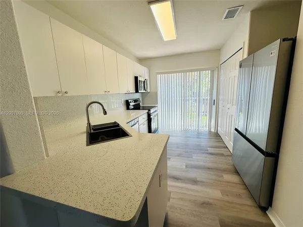 $2,900 | 5705 Northwest 109th Avenue, Unit 50, Doral, FL 33178