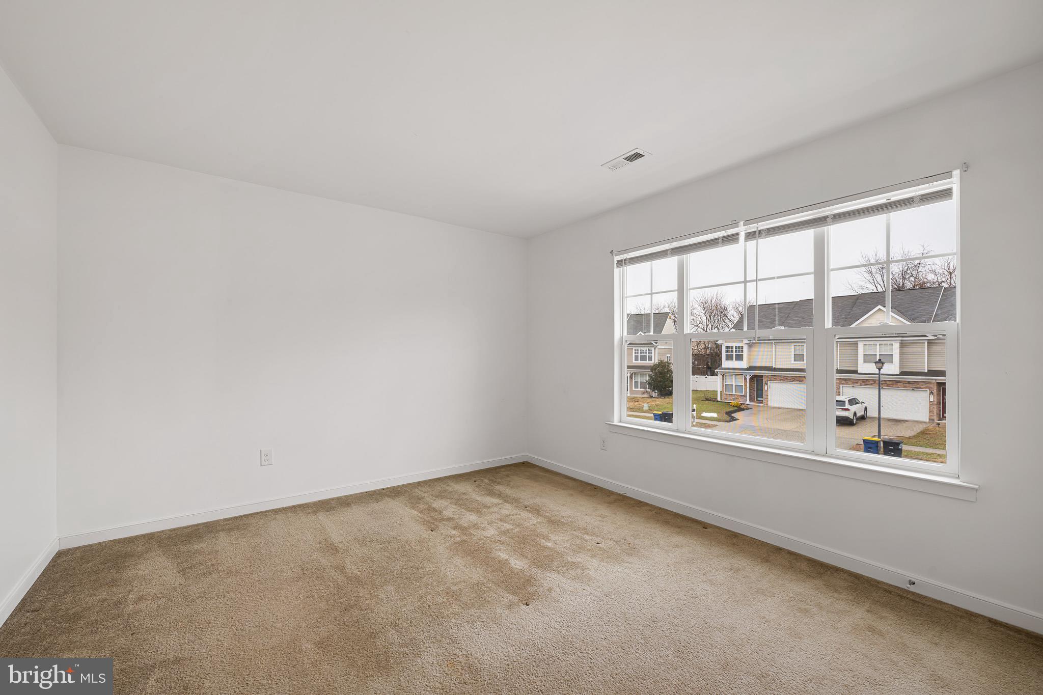 42 Mer Way Dover, DE 19901 - Photo 13 of 36 an empty room with a window