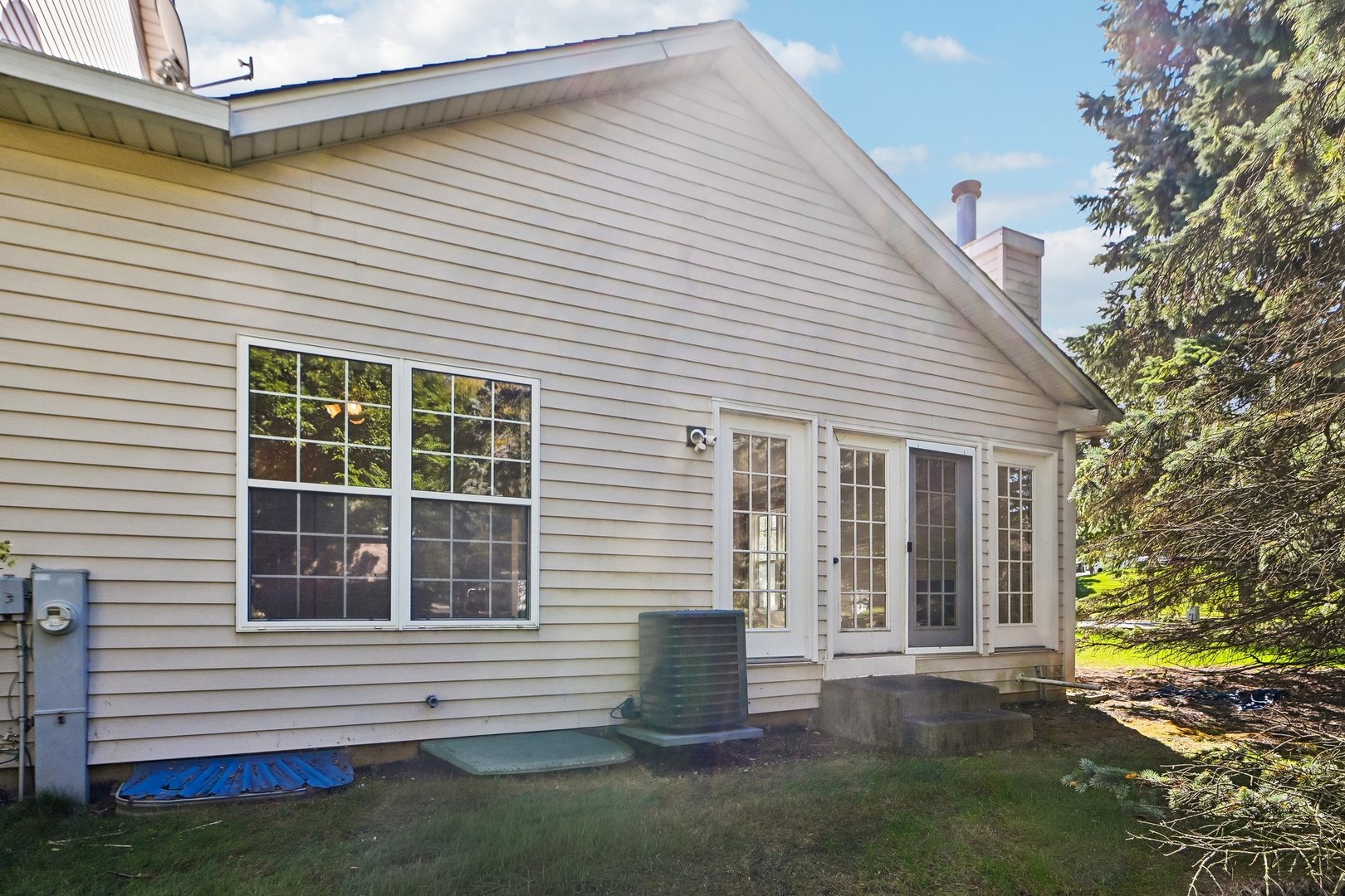 298 Haber Road Cary, IL 60013 - Photo 35 of 39 Gallery Image 35