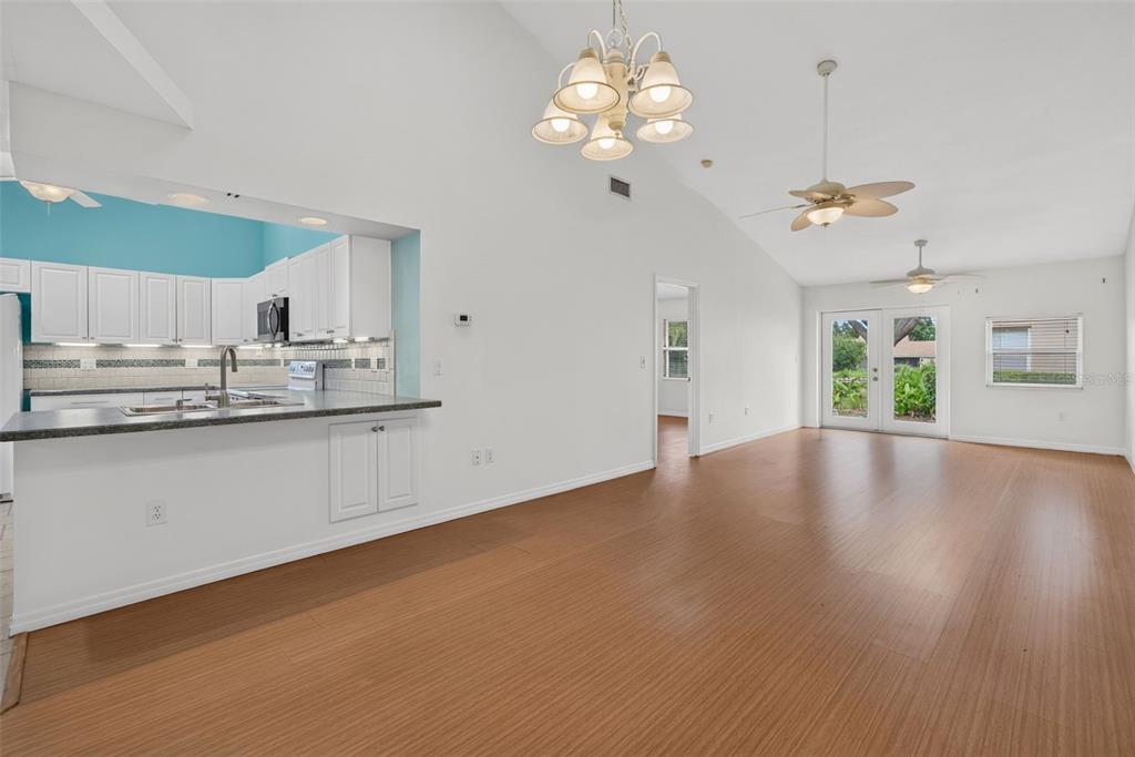 5626 Monte Rosso Road Sarasota, FL 34243 - Photo 12 of 69