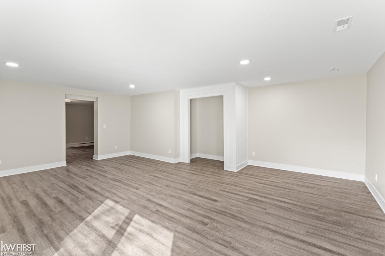 10104 North Sheridan Road Montrose, MI 48457 - Photo 7 of 39 50168086-e5b85d66-c92f-4f89-9fcc-039a49d76729.JPG