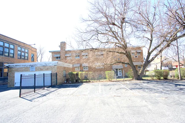 $650,000 | 10101-21 South Parnell Avenue, Chicago, IL 60628