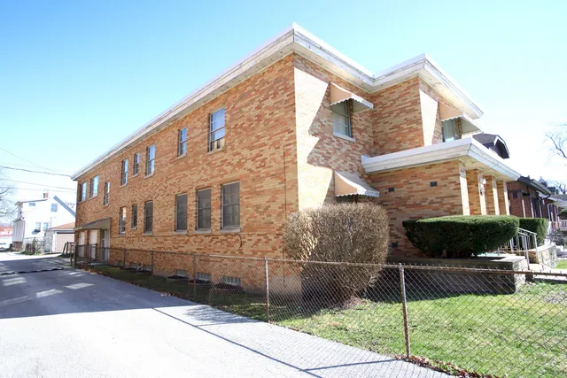 $650,000 | 10101-21 South Parnell Avenue, Chicago, IL 60628