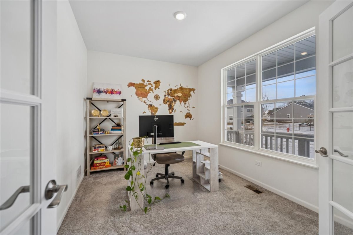 3641 Eldorado Road Elgin, IL 60124 - Photo 3 of 24