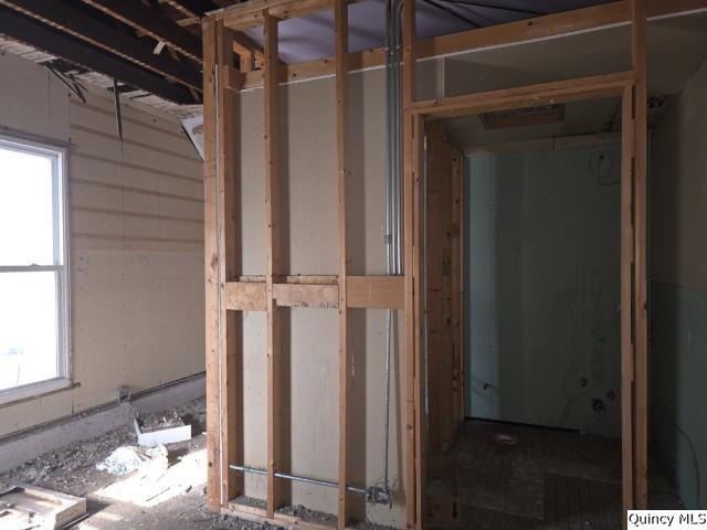 243 Main Street Carthage, IL 62321 - Photo 18 of 26 a view of a door