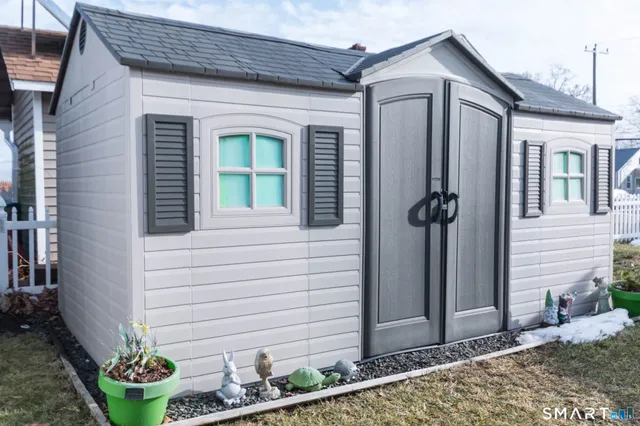 a view of a chair in the patio