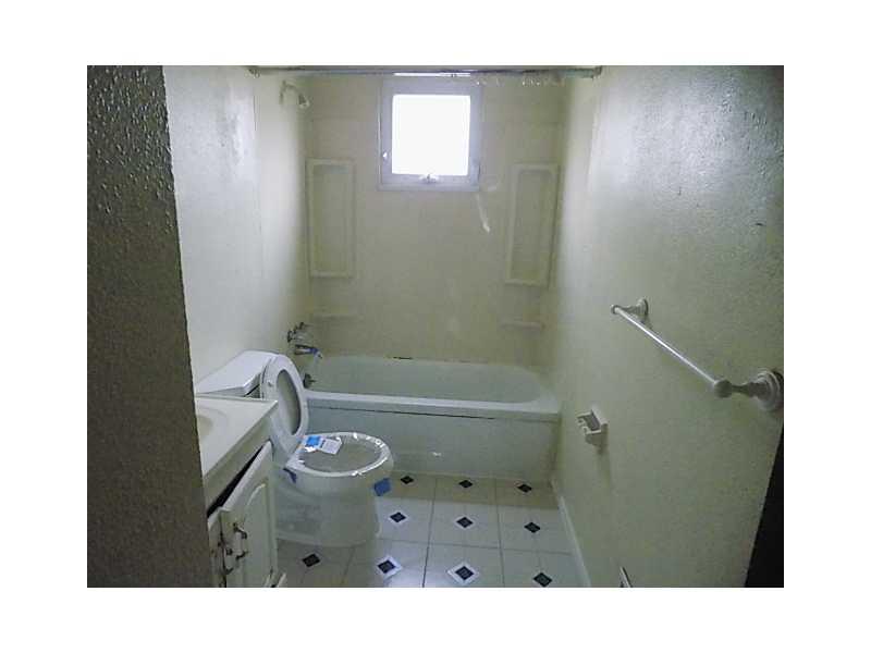 265 Hazel Road Penn Hills, PA 15235 - Photo 5 of 9 Full Bath.