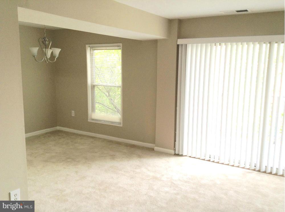 9 Canterbury Square, Unit 301 Alexandria, VA 22304 - Photo 3 of 18 Dining Room
