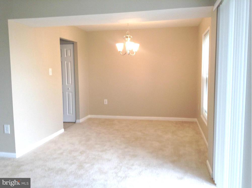 9 Canterbury Square, Unit 301 Alexandria, VA 22304 - Photo 8 of 18 Dining Room