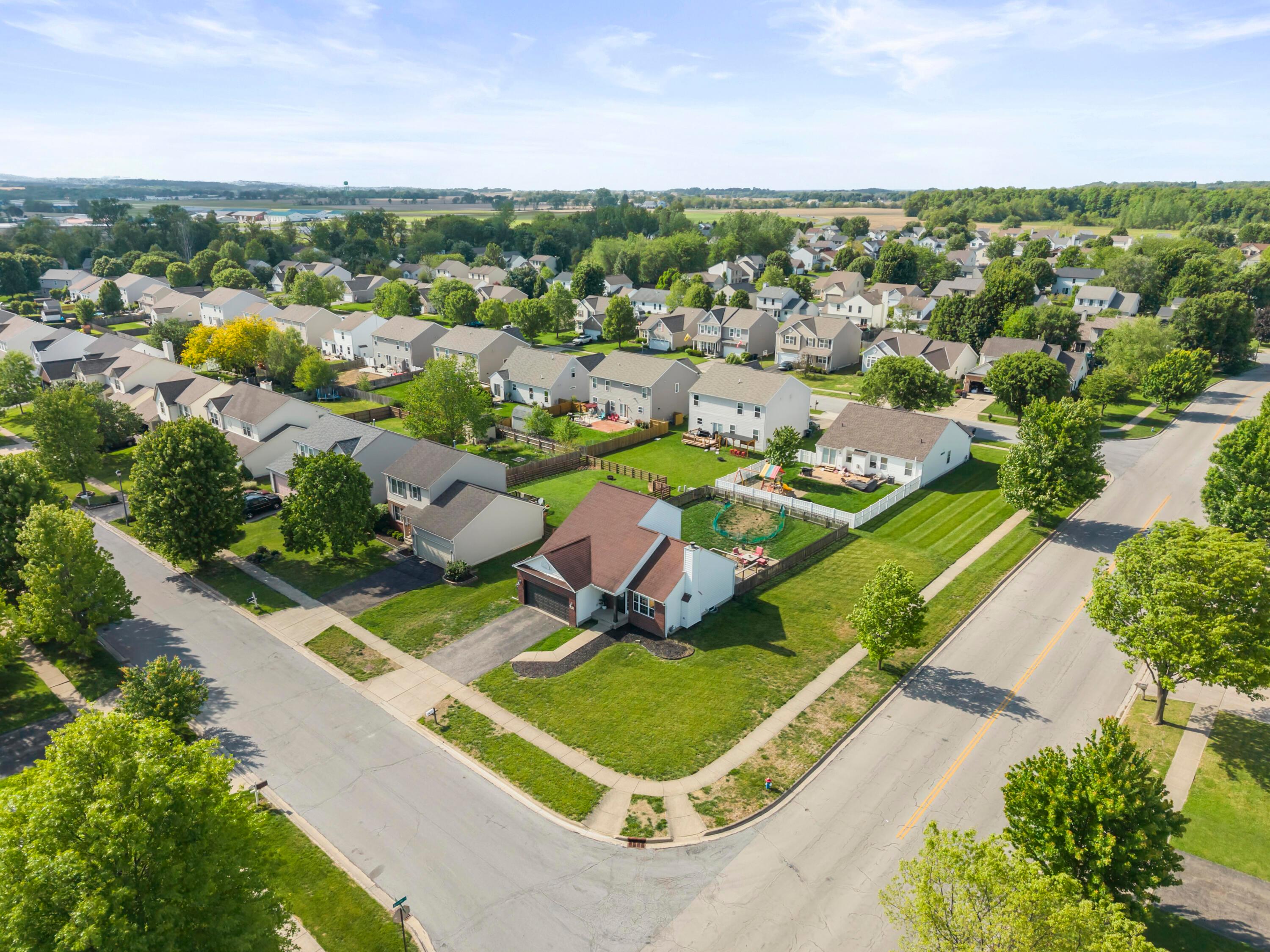2605 Spring Grove Avenue Lancaster, OH 43130 - Photo 5 of 53 52-print-DJI_20260513165012_0058_D