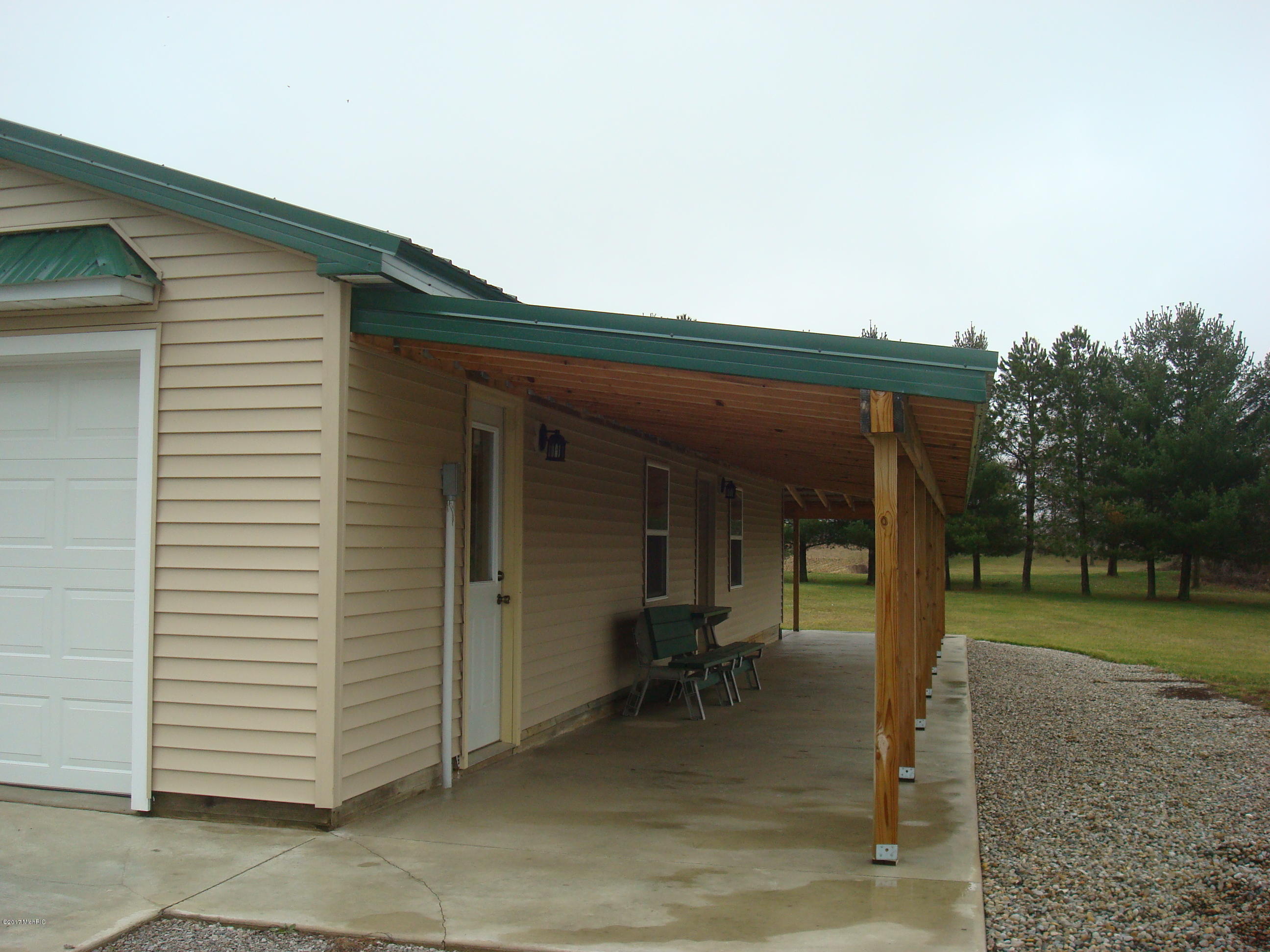 9470 Austin Road Montgomery, MI 49255 - Photo 17 of 21 24