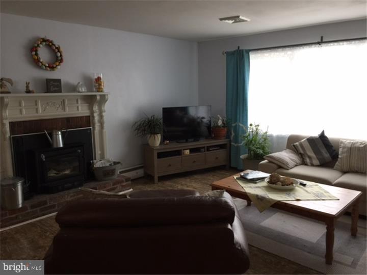 201 Mitchell Road Exton, PA 19341 - Photo 6 of 18 Living Room