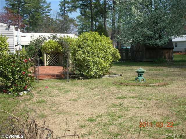 111 Princeton Road Colonial Heights, VA 23834 - Photo 8 of 10 Yard/Garden - Space....