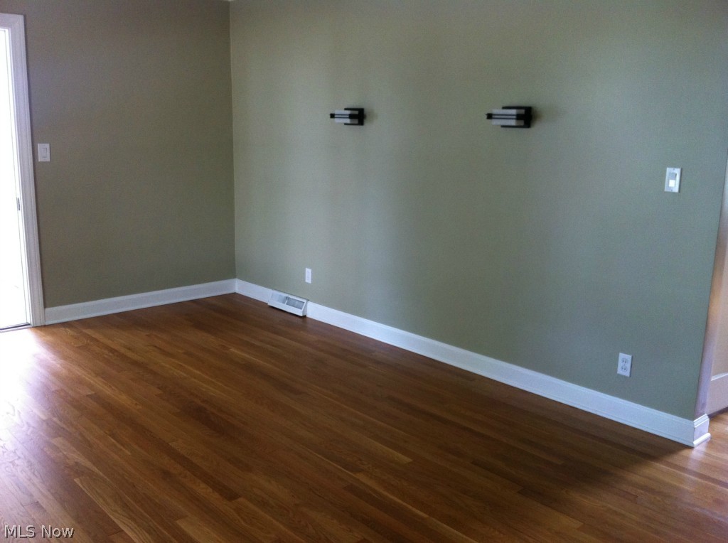 3455 Doris Road Cleveland, OH 44111 - Photo 7 of 22 Gallery Image 7