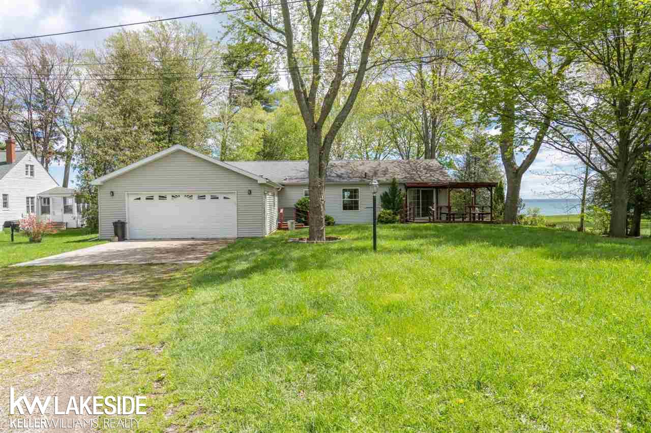 4735 Lakeshore Road Lexington, MI 48450 - Photo 4 of 75 50074704-3.JPG