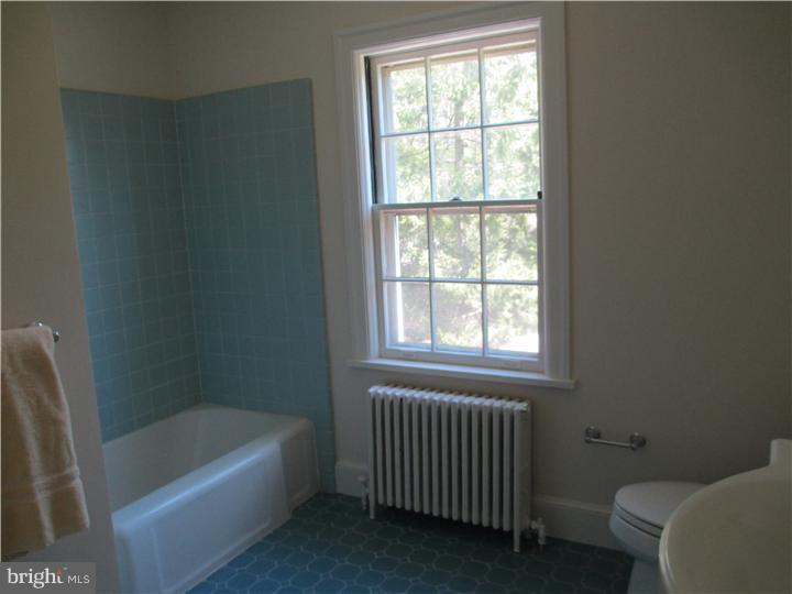 198 Berwind Circle Wayne, PA 19087 - Photo 12 of 20 Gallery Image 12