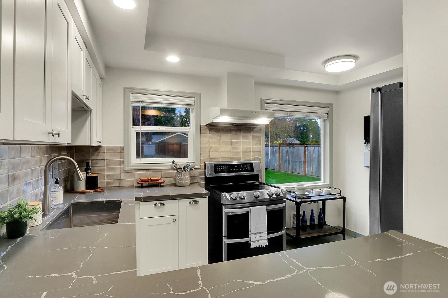 1021 Walnut Street Edmonds, WA 98020 - Photo 2 of 18