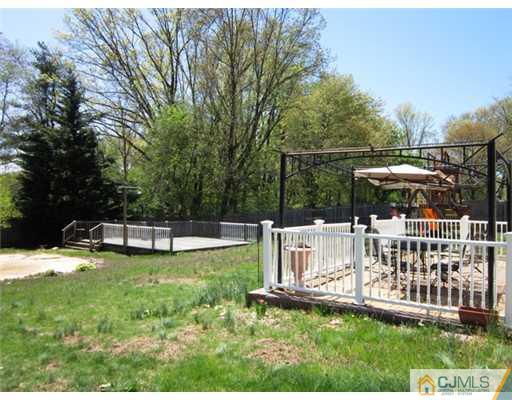 4 Barrie Road East Brunswick, NJ 08816 - Photo 14 of 16 Gallery Image 14