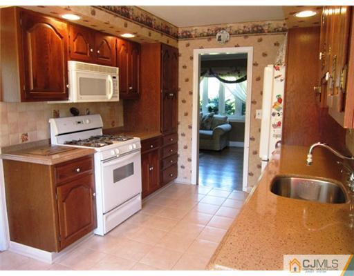 4 Barrie Road East Brunswick, NJ 08816 - Photo 8 of 16 Gallery Image 8