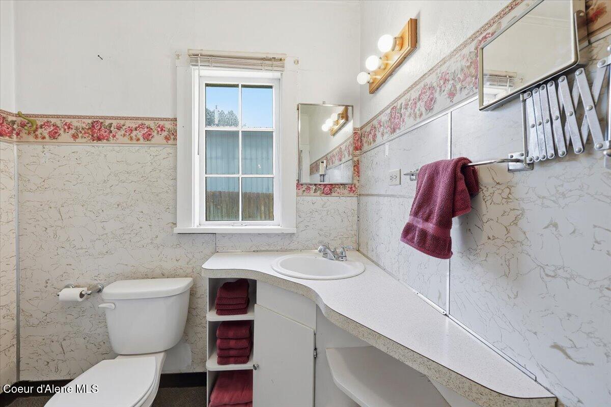 1104 East Indiana Avenue Coeur D'Alene, ID 83814 - Photo 16 of 36 16-Bathroom