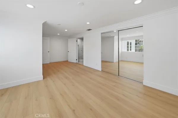 $4,875 | 24324 Victory Boulevard, Woodland Hills, CA 91367