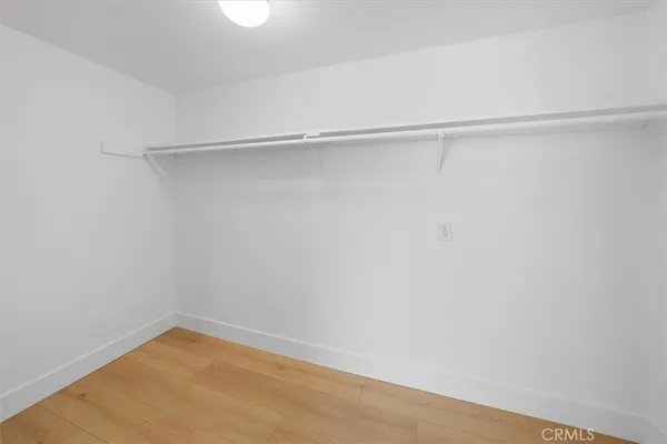$4,875 | 24324 Victory Boulevard, Woodland Hills, CA 91367