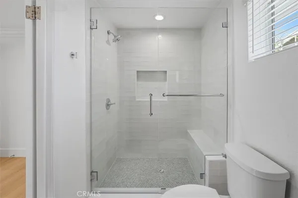 $4,875 | 24324 Victory Boulevard, Woodland Hills, CA 91367