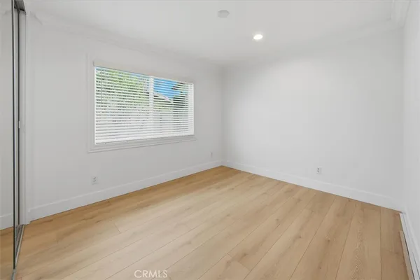 $4,875 | 24324 Victory Boulevard, Woodland Hills, CA 91367