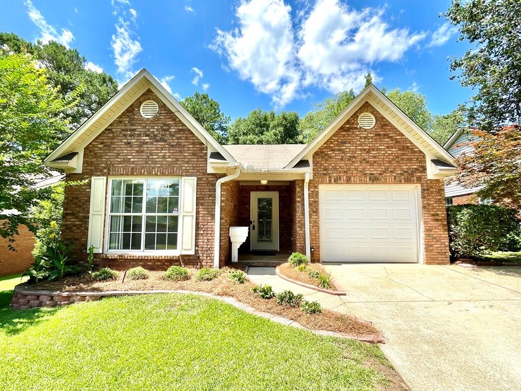 704 West Roxbury Road Dothan, AL 36305 - Photo 1 of 42 Main View