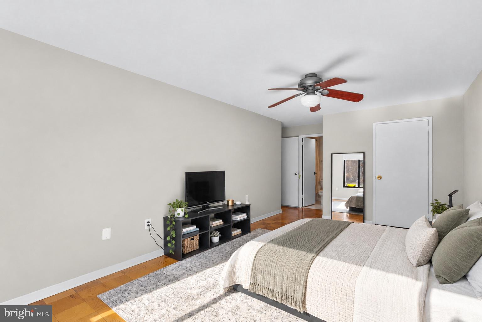 2501 Calvert Street Northwest, Unit 409 Washington, DC 20008 - Photo 10 of 18 Gallery Image 10