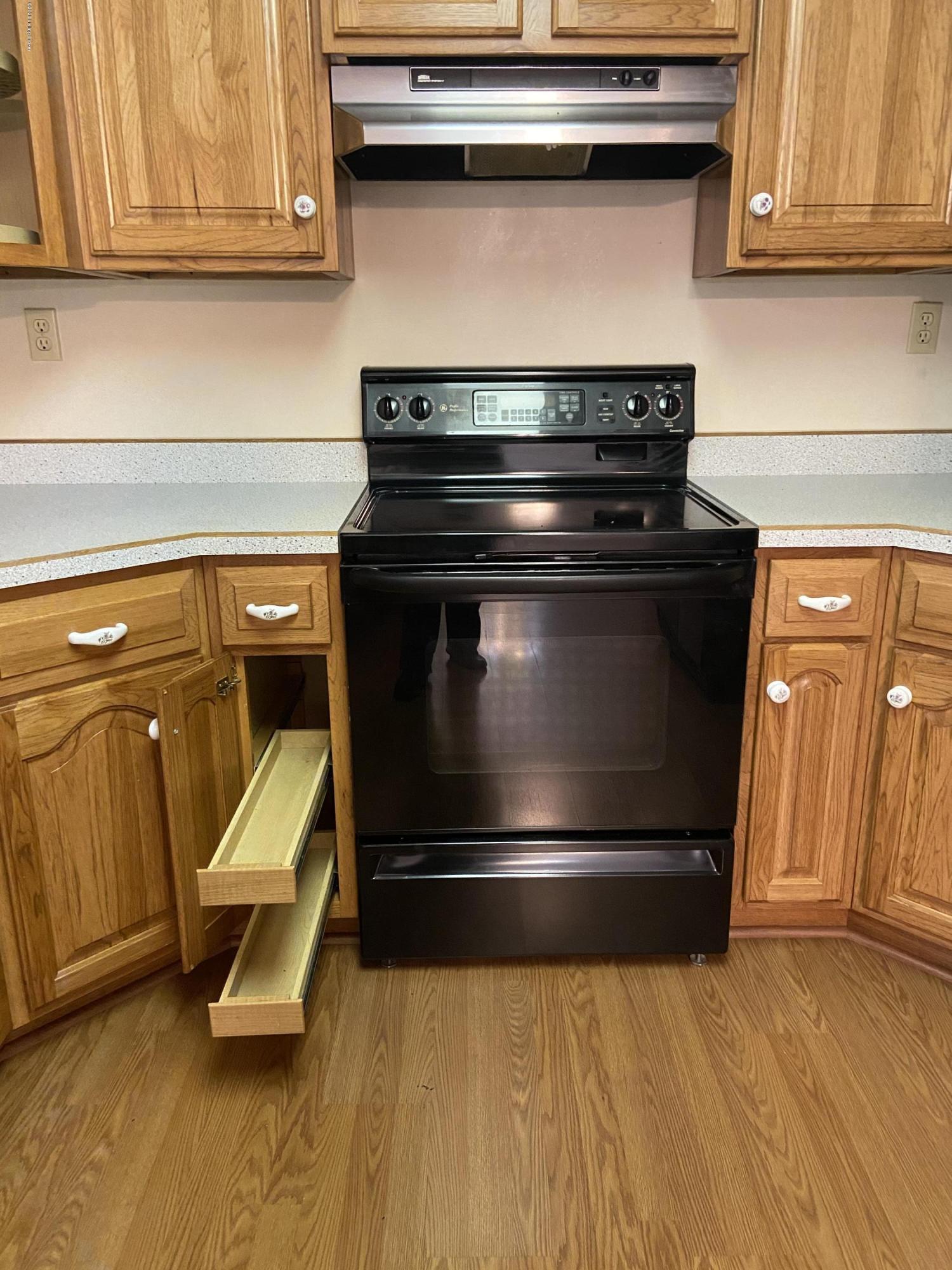 210 Winter Green Road Brandenburg, KY 40108 - Photo 13 of 33 Kitchen 8