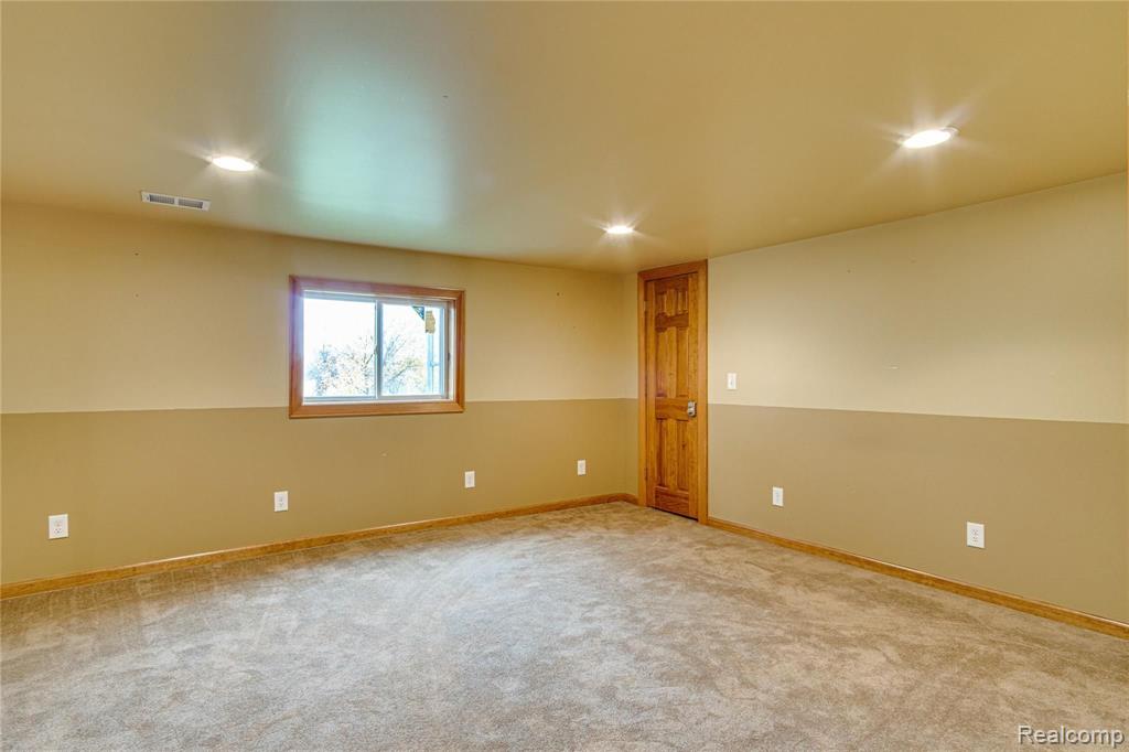 10142 Baldwin Road Gaines, MI 48436 - Photo 23 of 32