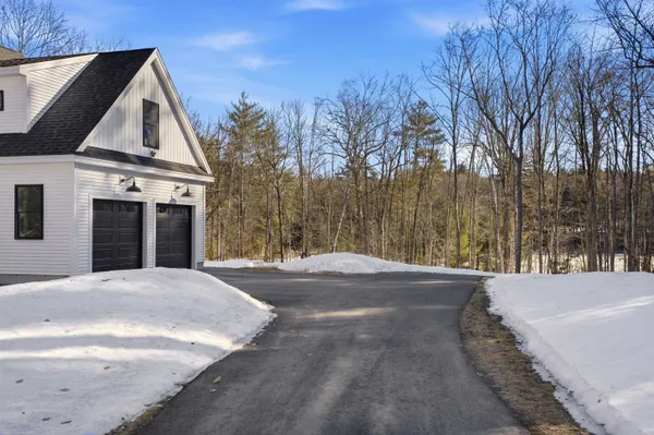 $710,000 | 69 Priest Road, Nottingham, NH 03290
