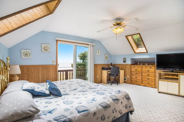 $899,900 | 1445 Highway 2, St. Ignace, MI 49781