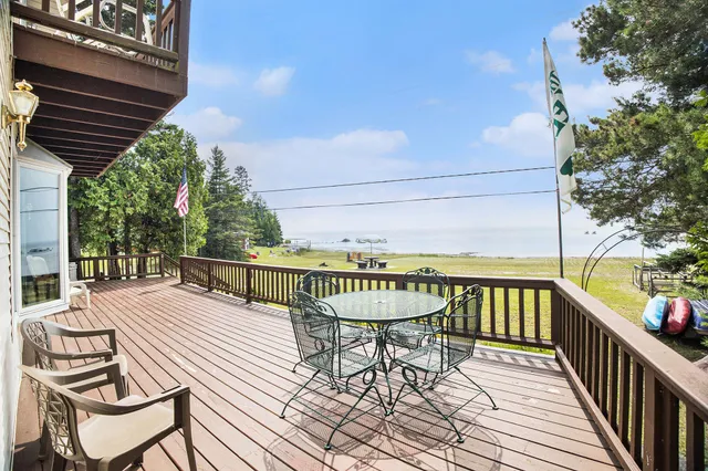 $899,900 | 1445 Highway 2, St. Ignace, MI 49781