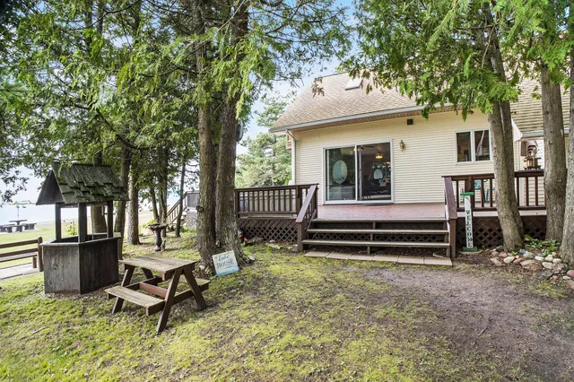 $899,900 | 1445 Highway 2, St. Ignace, MI 49781