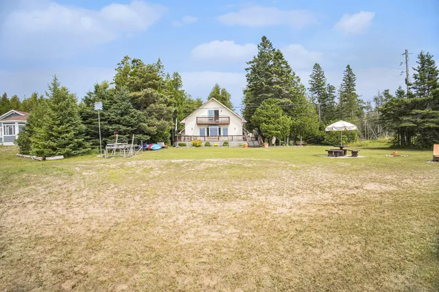 $899,900 | 1445 Highway 2, St. Ignace, MI 49781